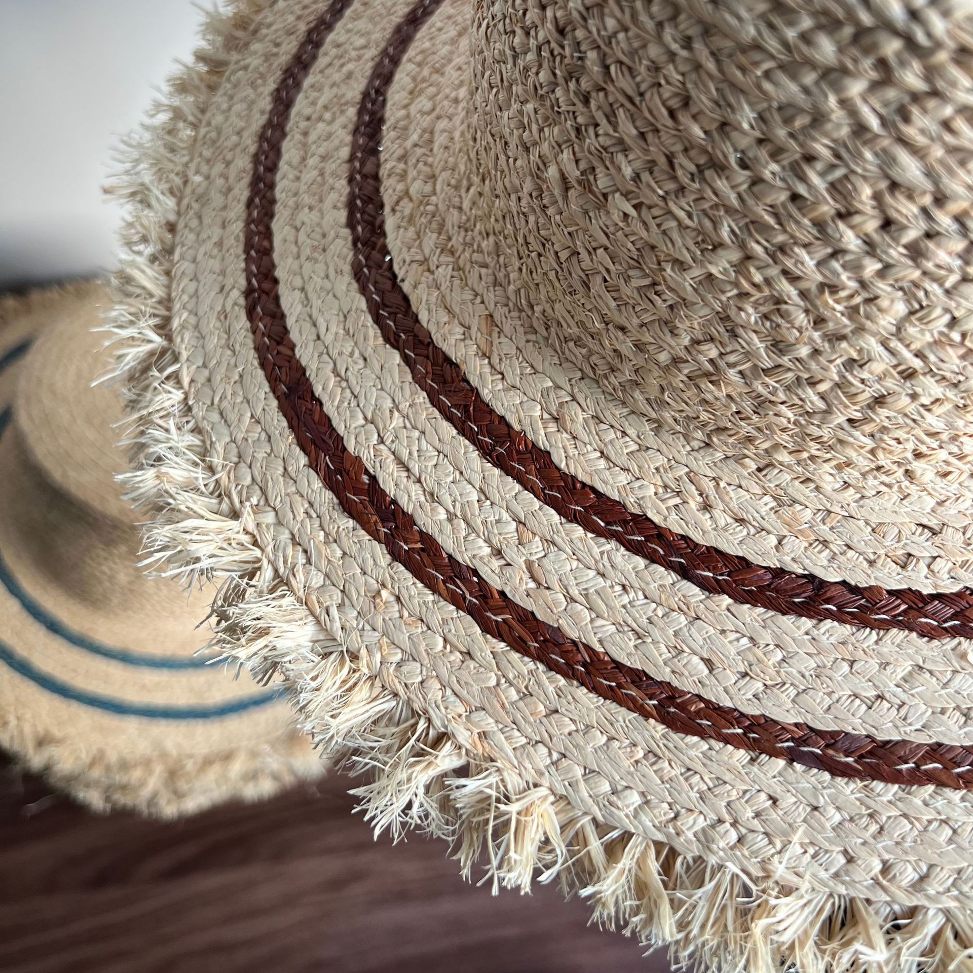 Material and construction detail for product ID 1006486429823