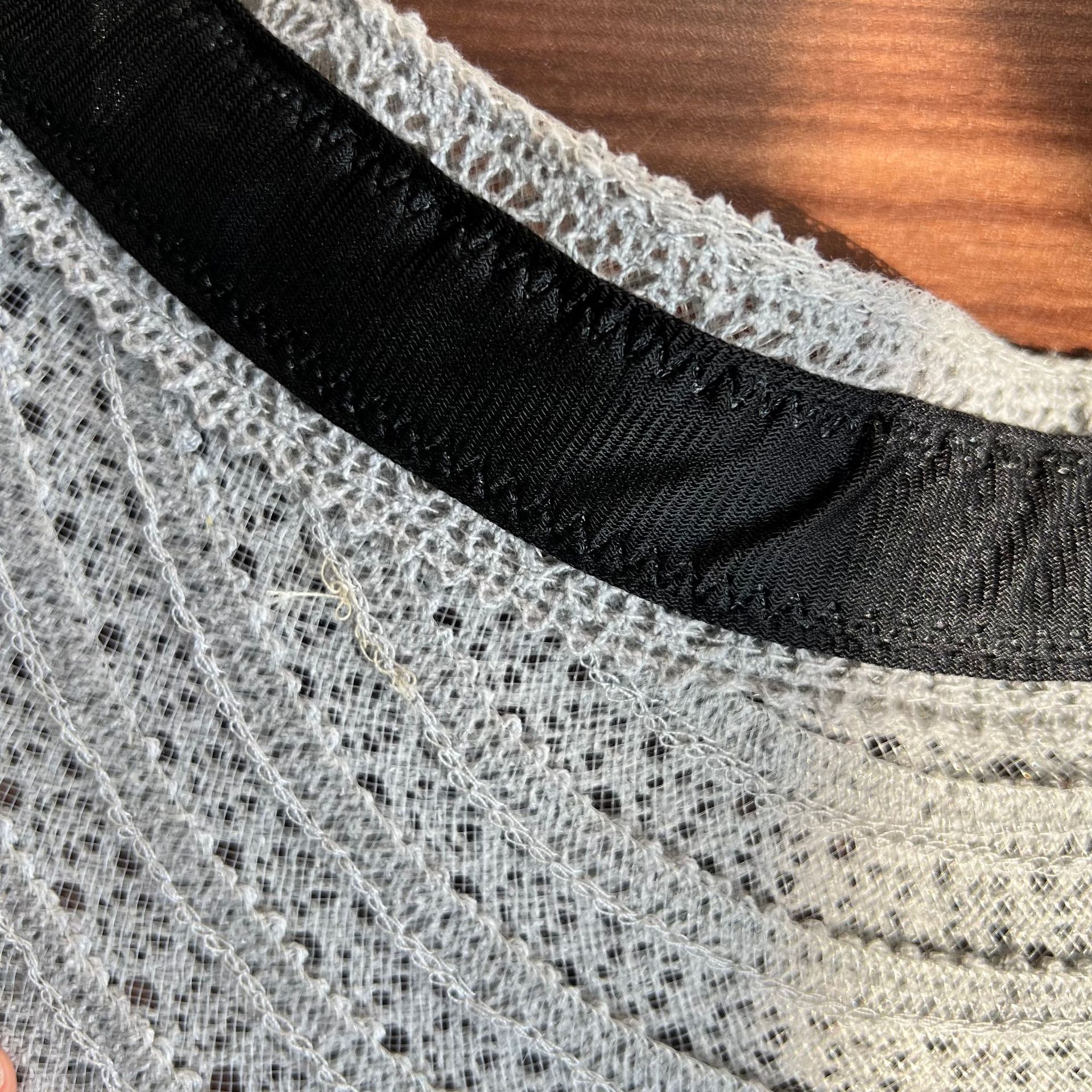 Material and construction detail for product ID 1049210509478