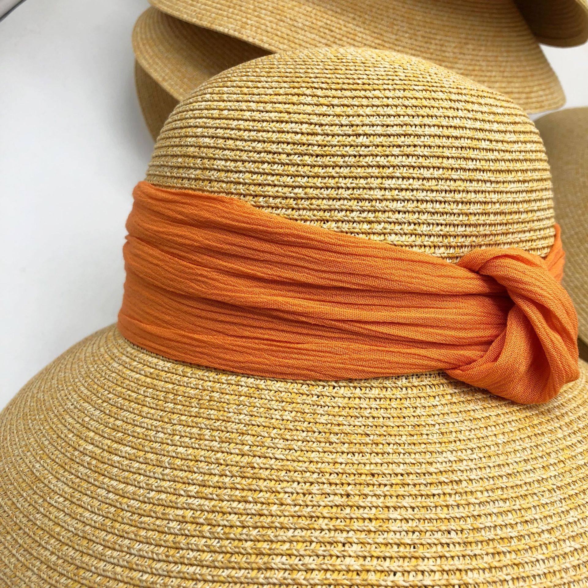 Material and construction detail for product ID 637988549379