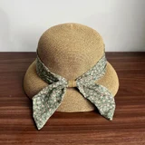 Green Ditsy Floral color reference