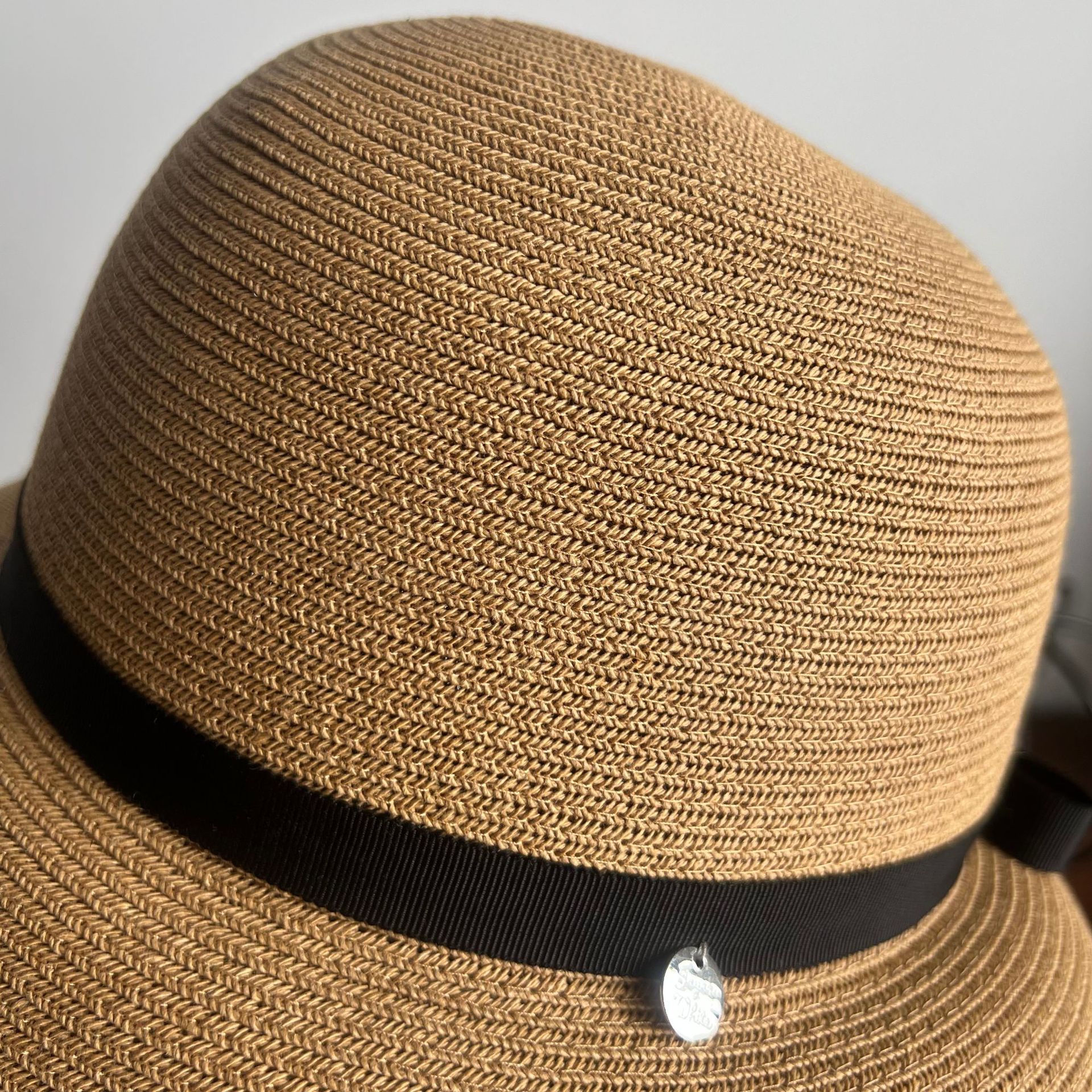 Material and construction detail for product ID 903366317919