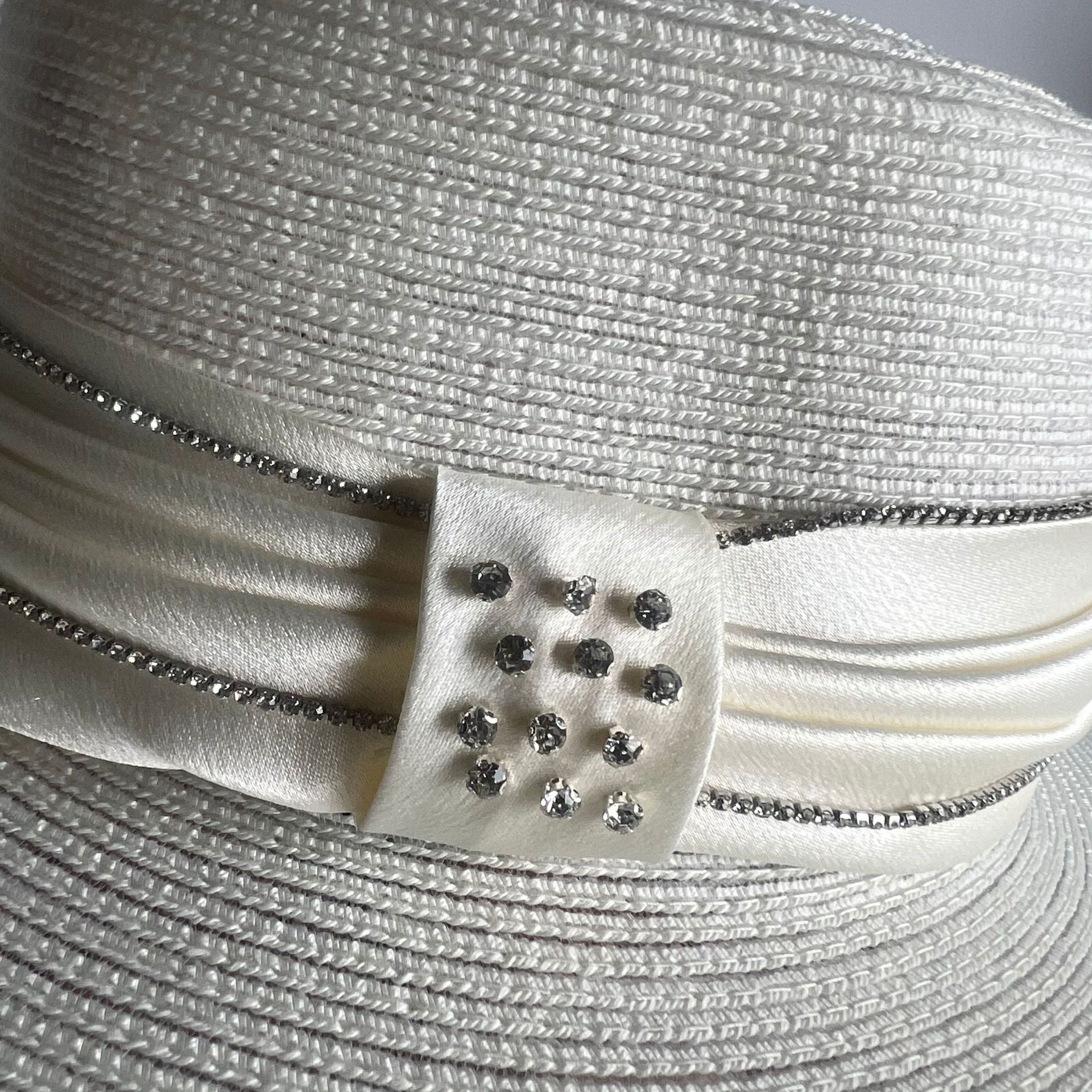 Material and construction detail for product ID 908556025550